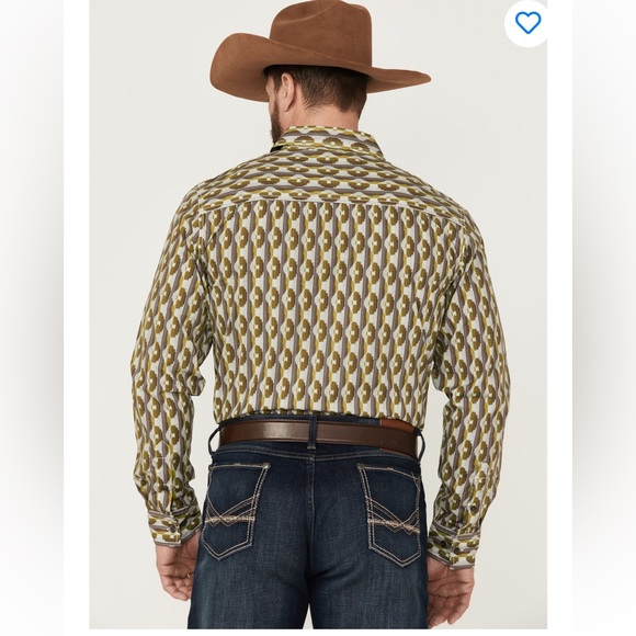 ✨ Gibson olive green button down shirt. - Picture 3 of 9